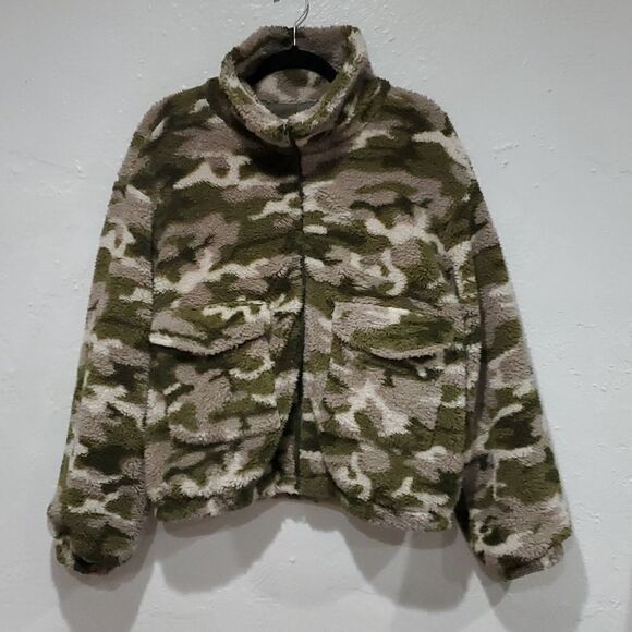 Altar'd State Camo Teddy Jacket - Picture 1 of 11